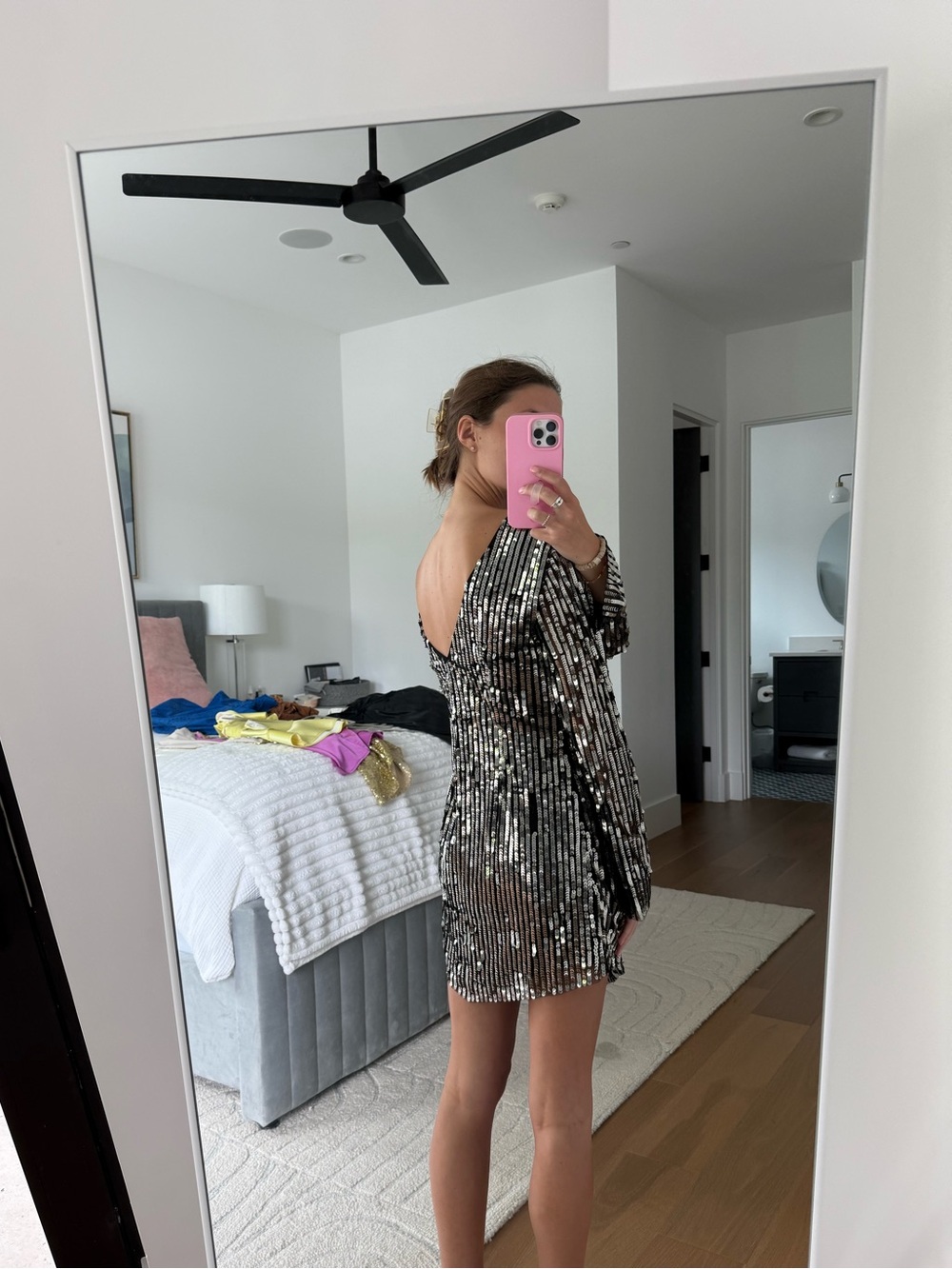 Nasty Gal long sleeve sequin mini dress - Picture 2 of 6